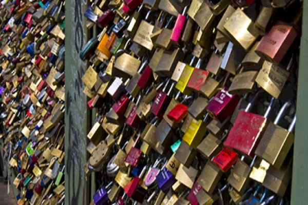 2015-08-gmtl-ab-love-locks-commodities-large.jpg