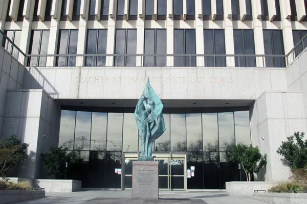 Teacher Retirement System of Texas Building, Austin, Texas (Wikimedia Commons/Billy Hathorn)