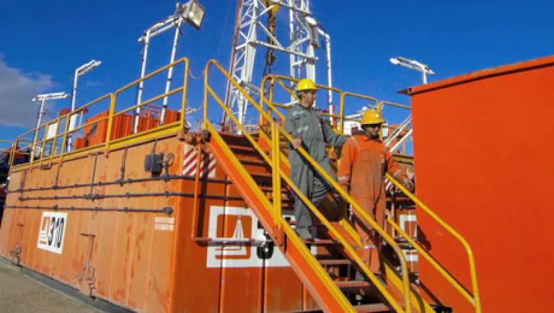 2013-12-jonathan-kandell-argentina-repsol-oil-rig-large.jpg