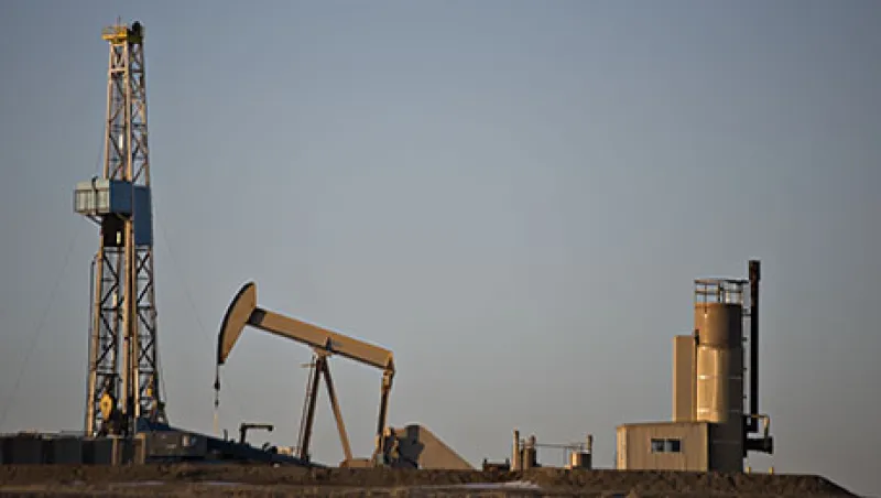 No Bust Seen As Dakota Oil Firms Keep Staff Amid Price Drop