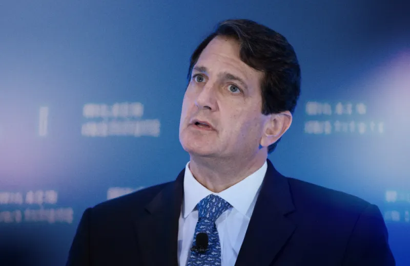 Lawrence E. Golub (SeongJoon Cho/Bloomberg)